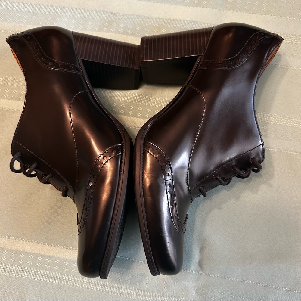 Clark’s EUC Women’s Size 9.5 Patent Leather Hamble Oak Derby Brogue Heeled Boots - Picture 5 of 9